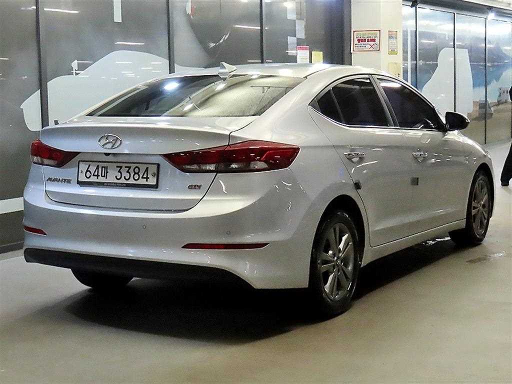 HYUNDAI Avante - Vista 6