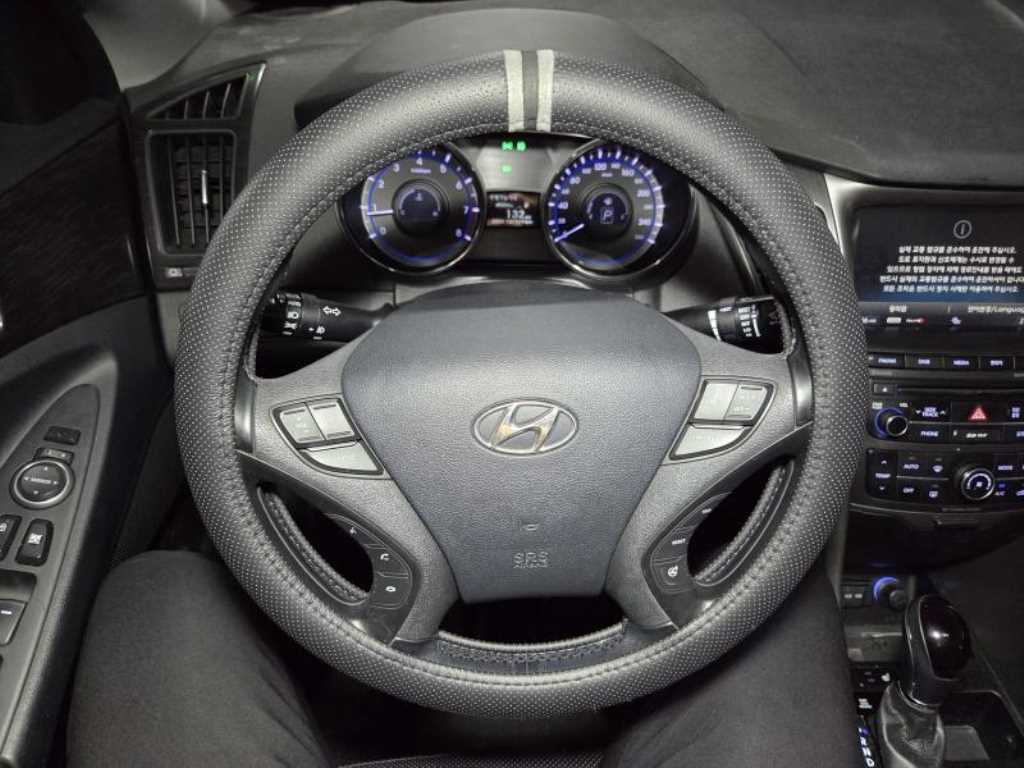 HYUNDAI Sonata - Vista 8