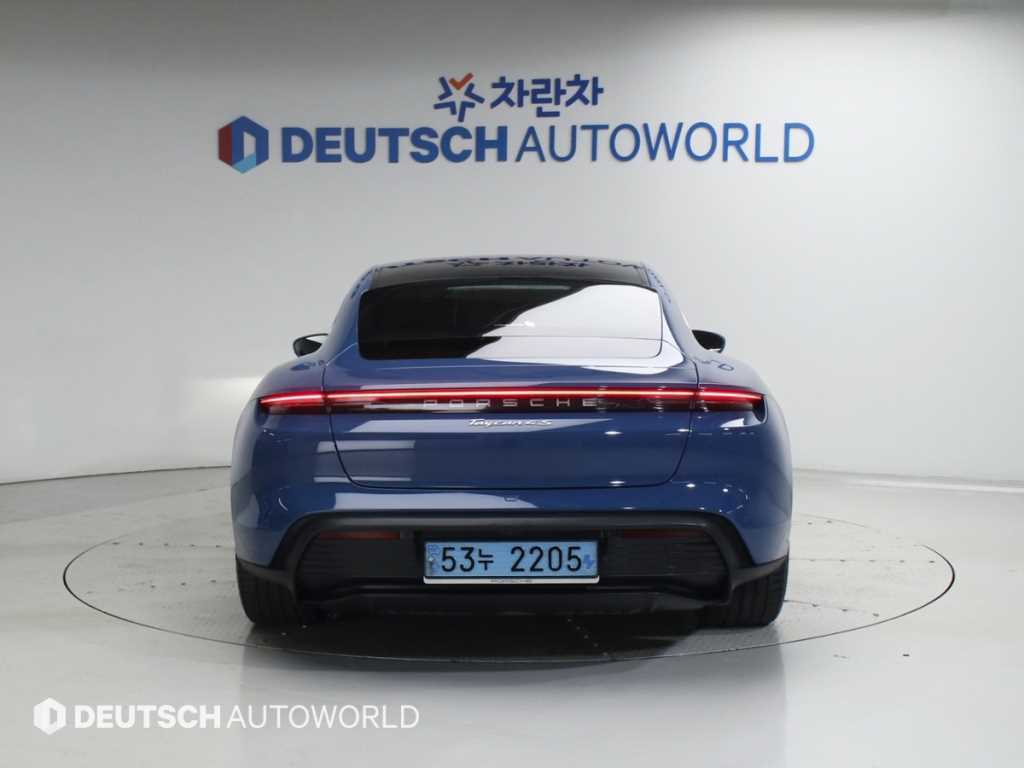 Porsche Taycan - Vista 6
