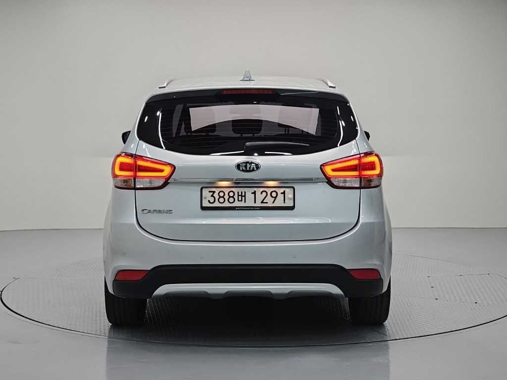 KIA Carens - Vista 3