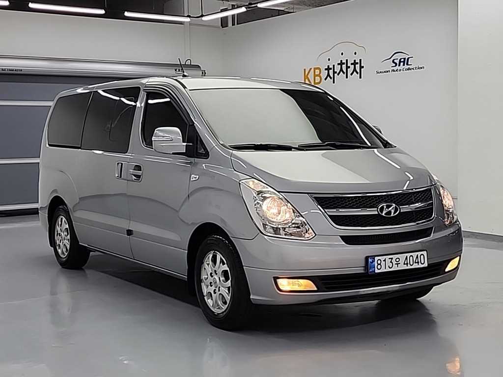 HYUNDAI Starex - Vista 6
