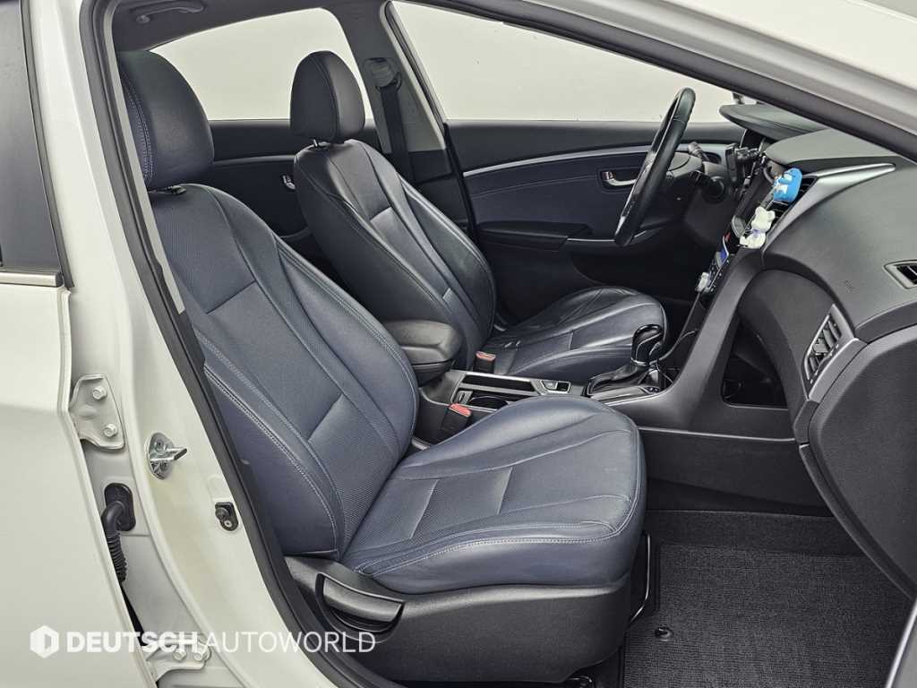 HYUNDAI i30 - Vista 12