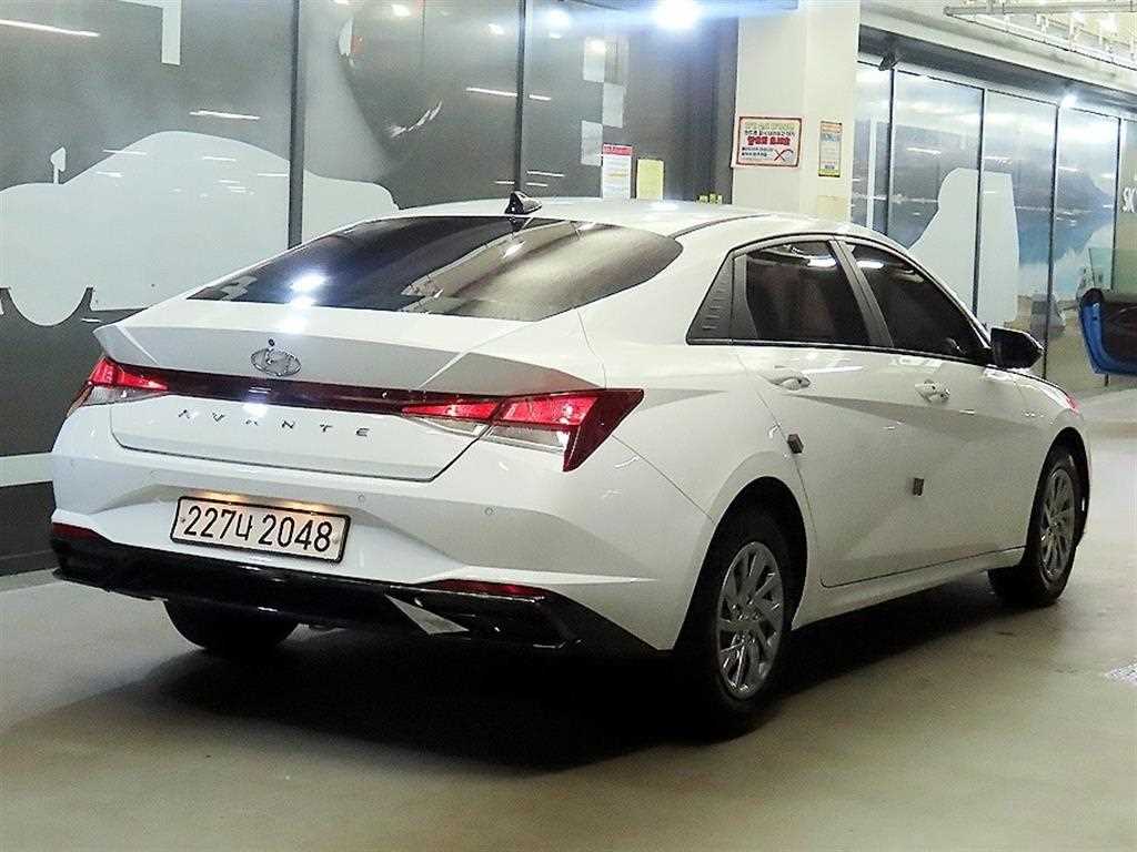 HYUNDAI Avante - Vista 6