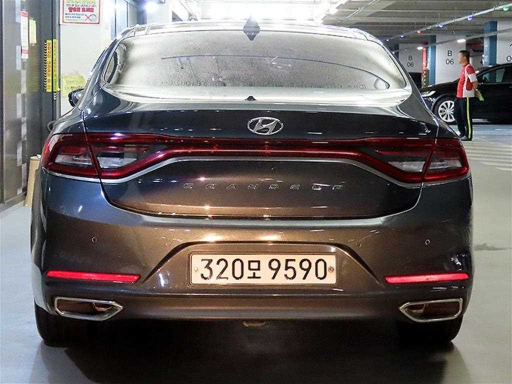 HYUNDAI Grandeur - Vista 7
