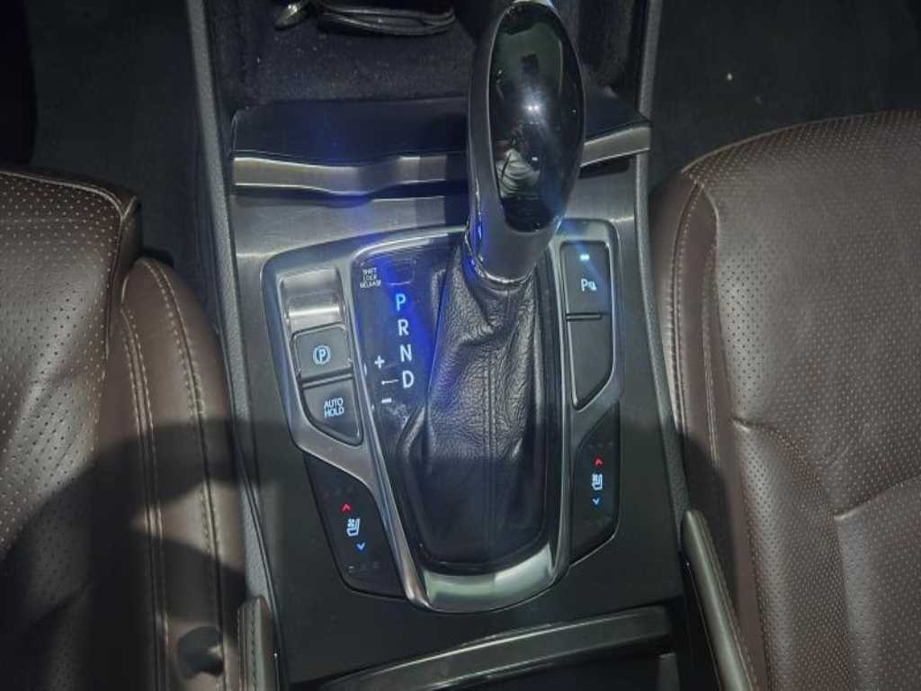 HYUNDAI Grandeur - Vista 9
