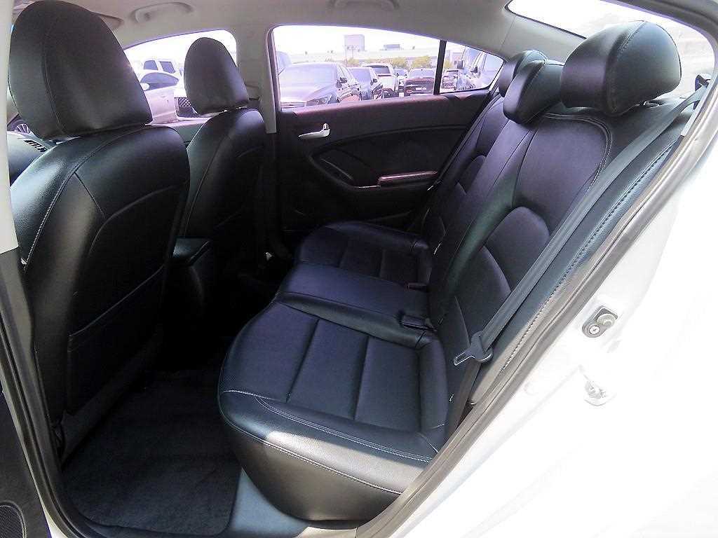 KIA K3 - Vista 8