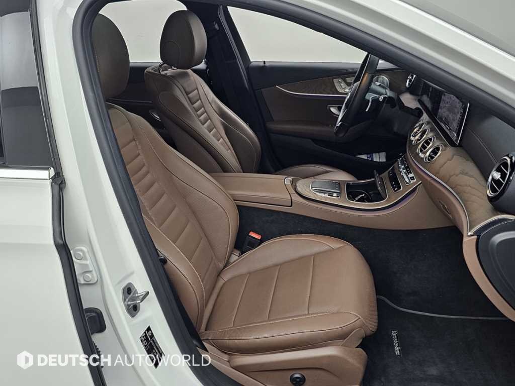 Mercedes Benz E class - Vista 12