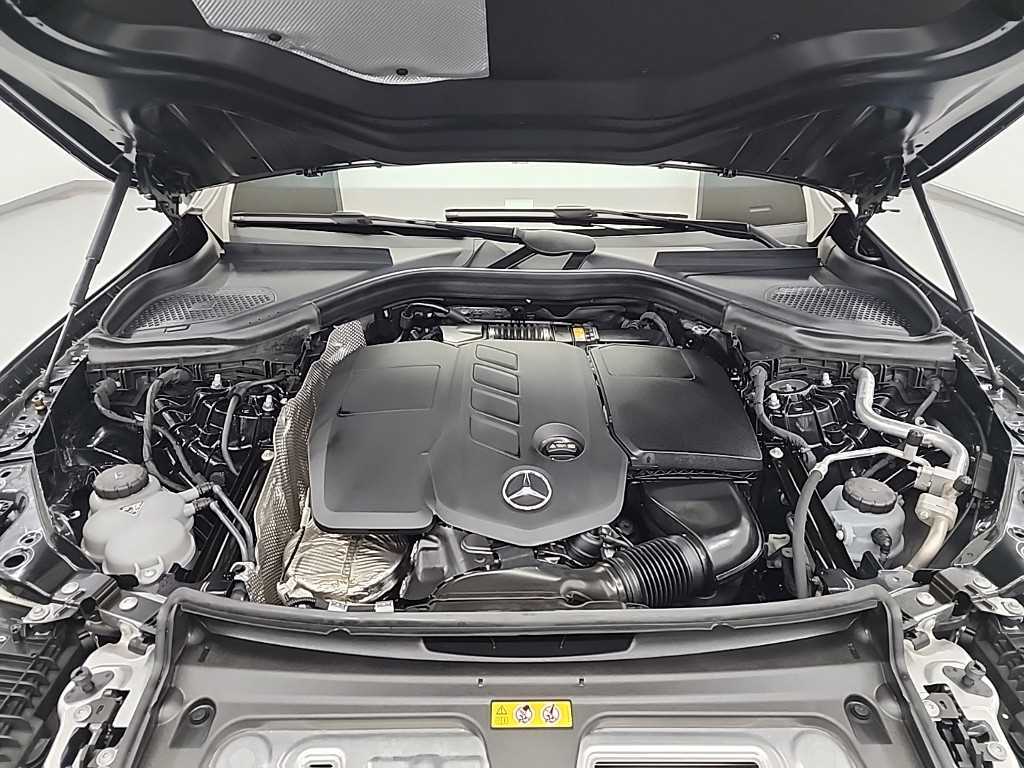 Mercedes Benz GLC Class - Vista 7