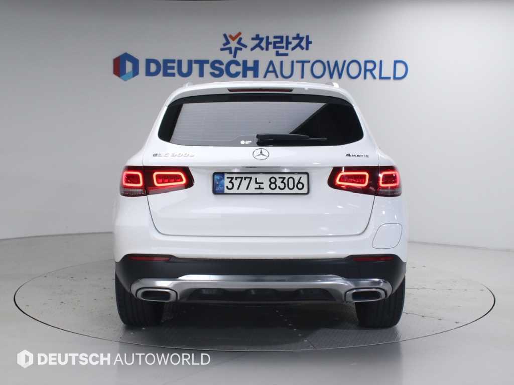 Mercedes Benz GLC Class - Vista 6