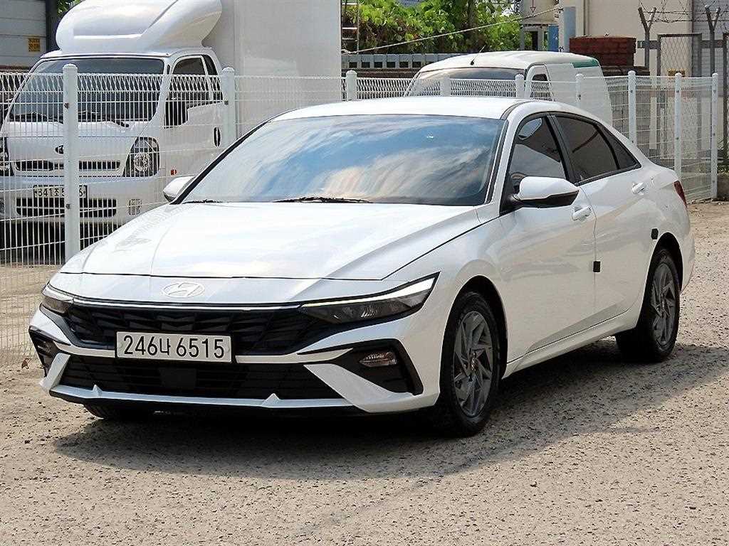 HYUNDAI Avante - Vista 2