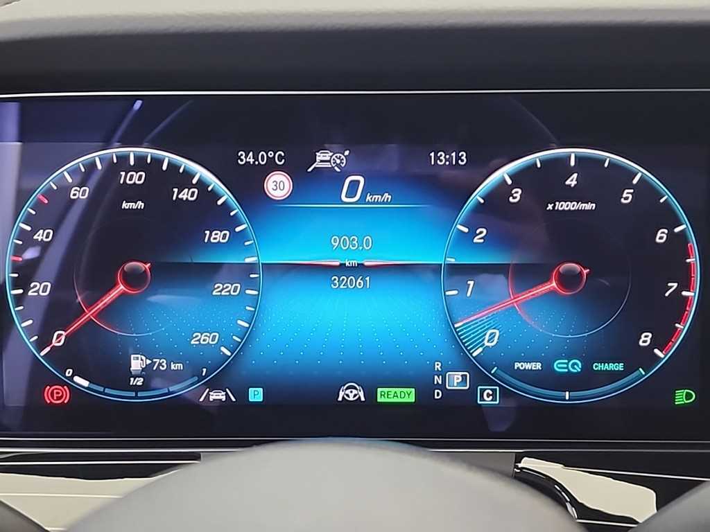 Mercedes Benz E class - Vista 9