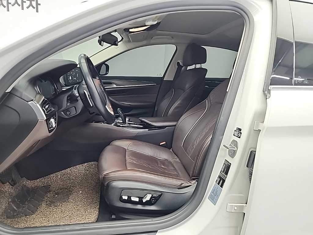 BMW 5 Series 2018 Blanco - Importación desde Corea - HF Imports Iquique - Foto 13