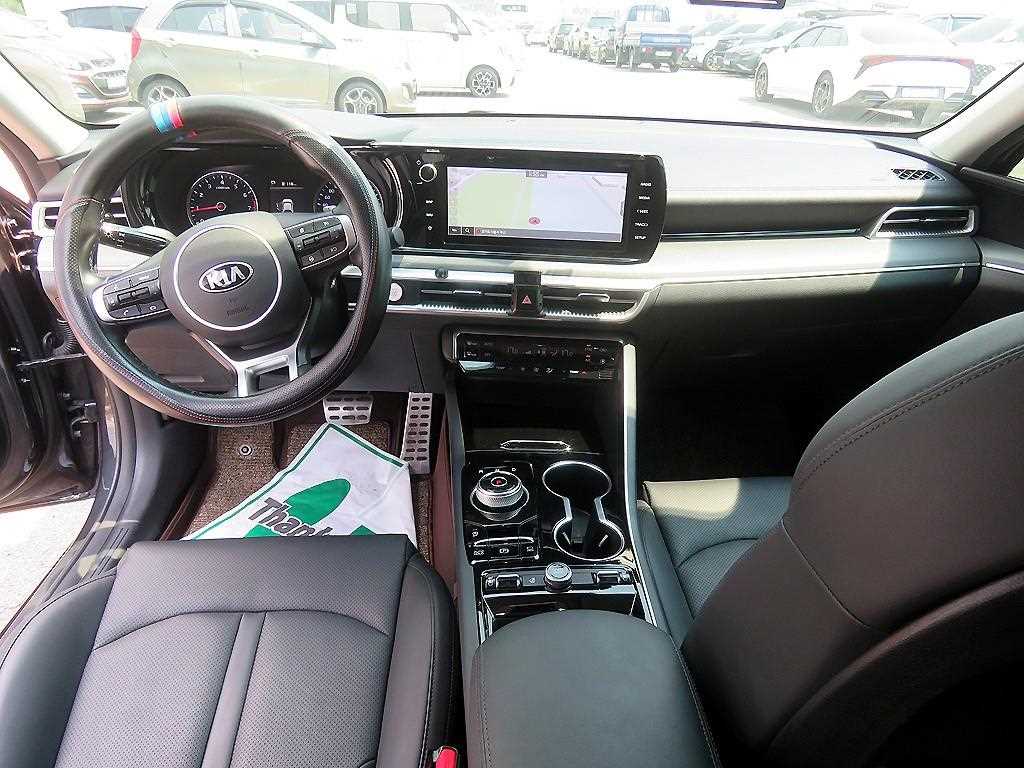 KIA K5 - Vista 9