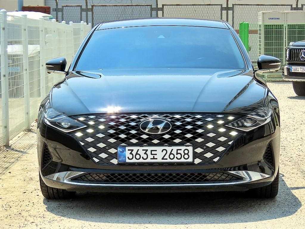 HYUNDAI Grandeur - Vista 2