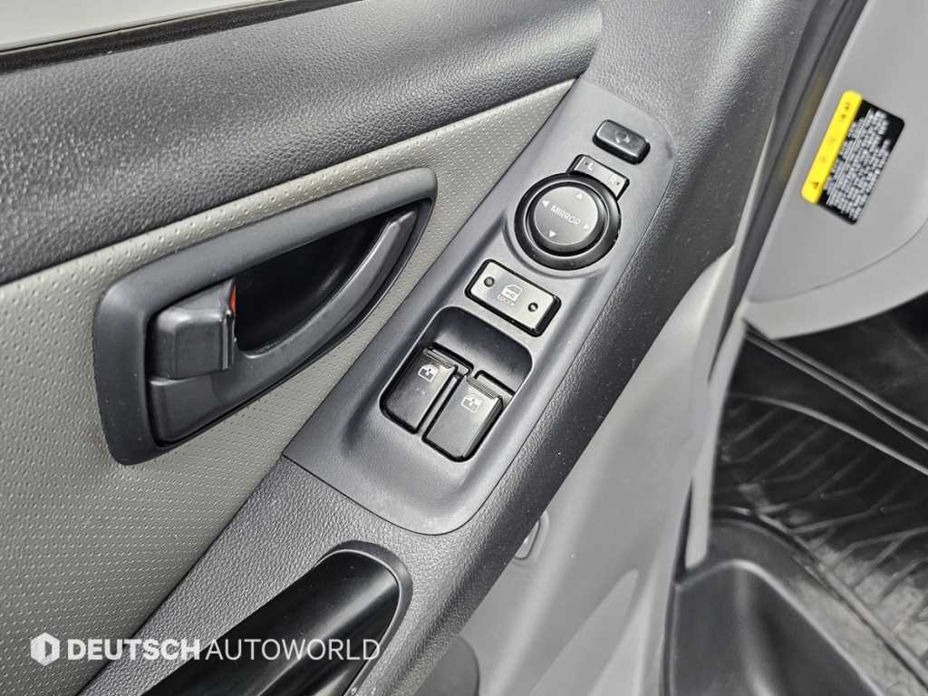 HYUNDAI Starex 2017 Blanco - Importación desde Corea - HF Imports Iquique - Foto 18