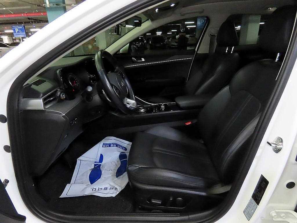KIA K5 - Vista 8