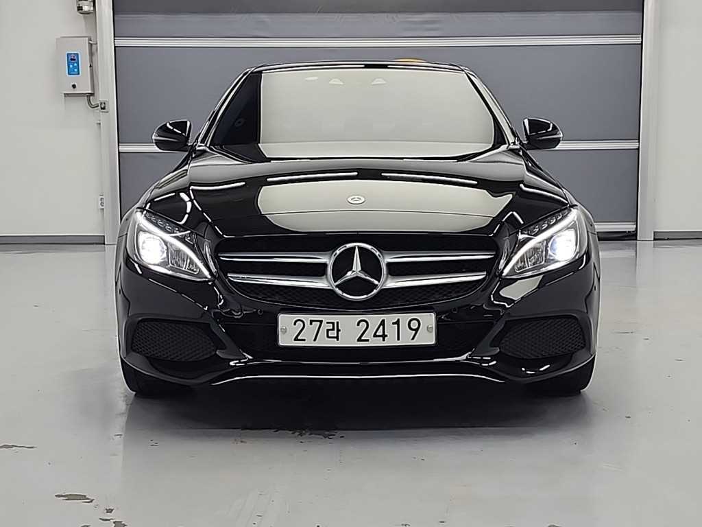 Mercedes Benz C Class - Vista 3