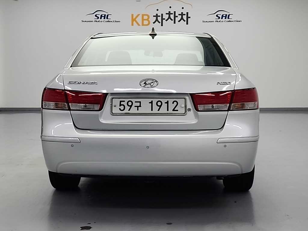 HYUNDAI Sonata - Vista 3