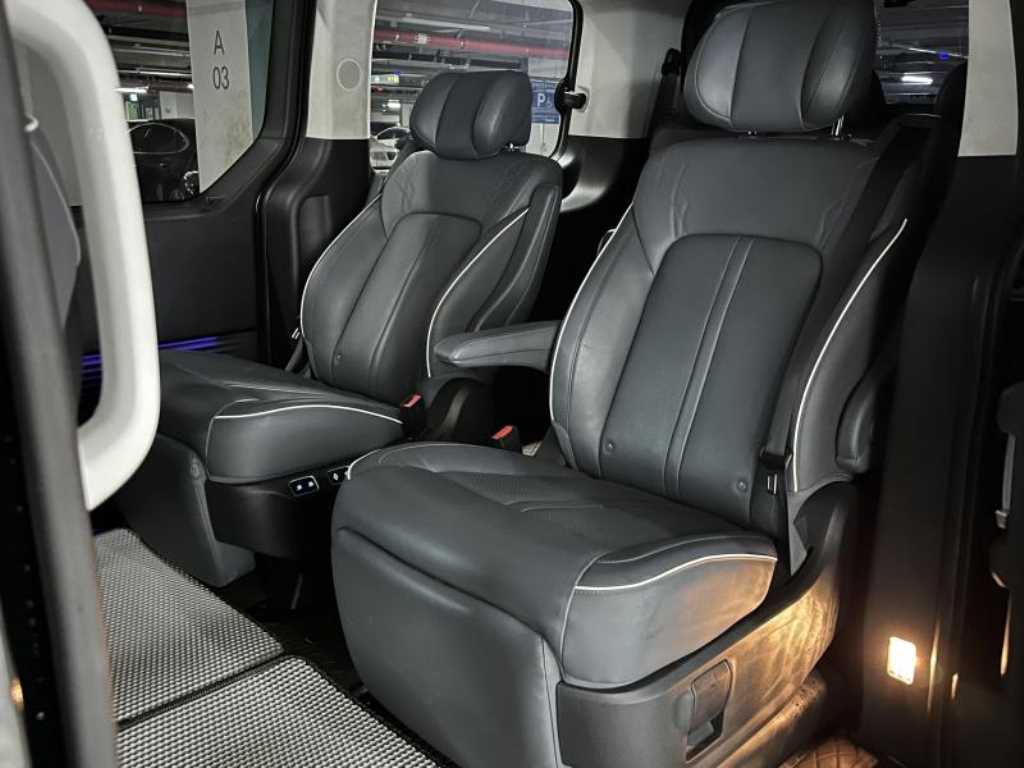 HYUNDAI Staria - Vista 10