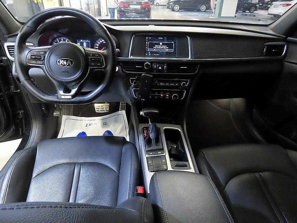 KIA K5 - Vista 12