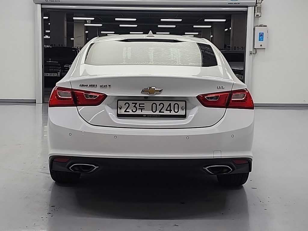 Chevrolet Malibu - Vista 3