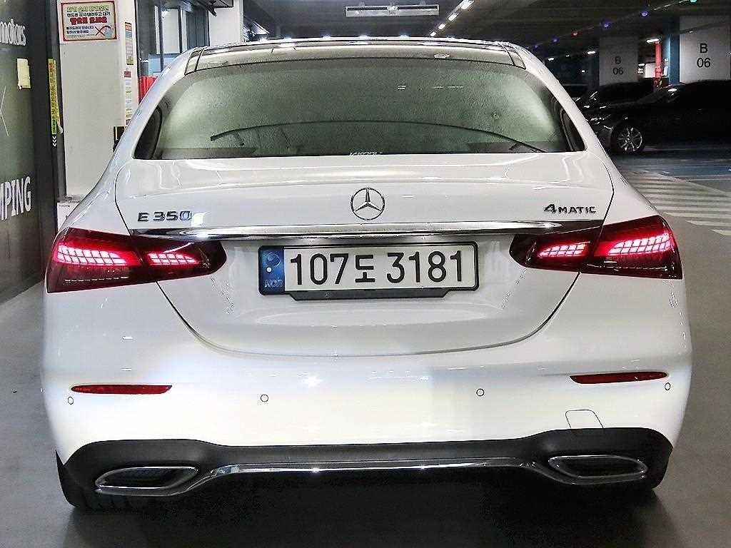 Mercedes Benz E class - Vista 7
