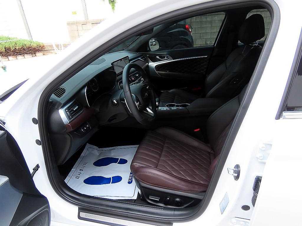 Genesis G70 - Vista 7
