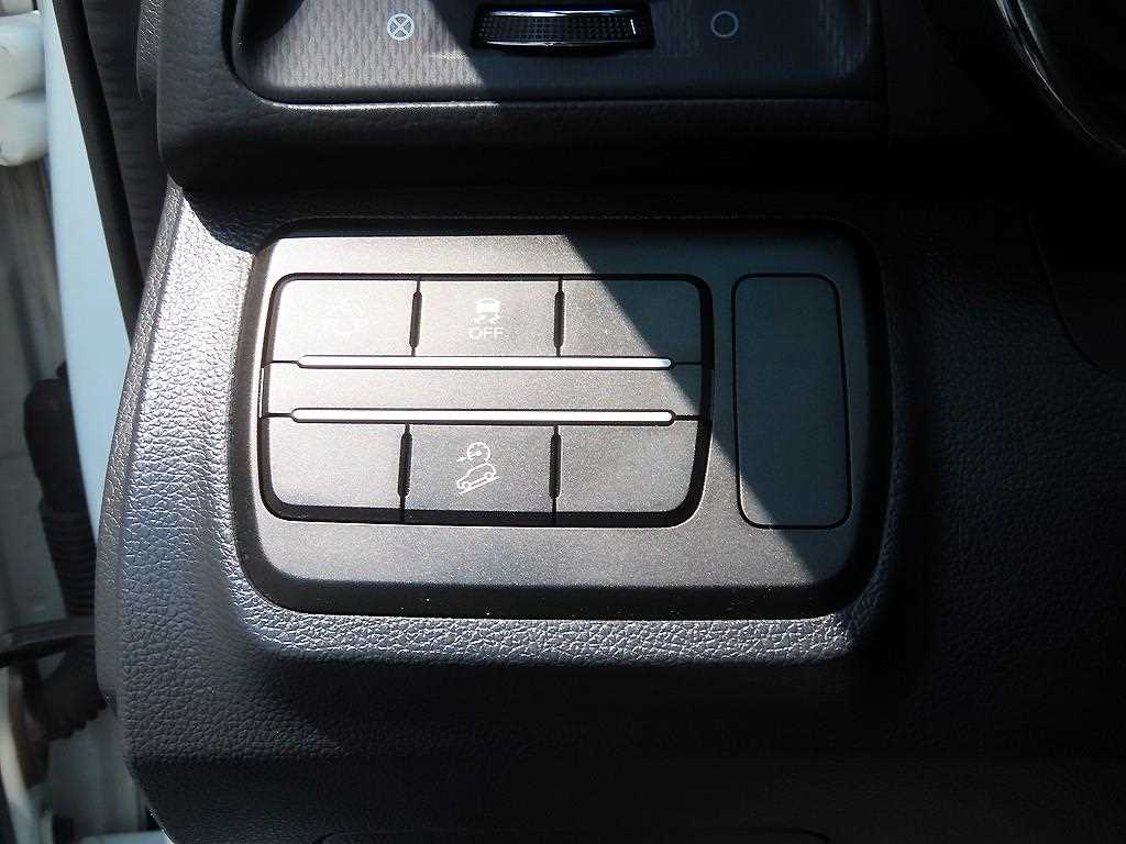 Ssangyong Tivoli 2018 Blanco - Importación desde Corea - HF Imports Iquique - Foto 14