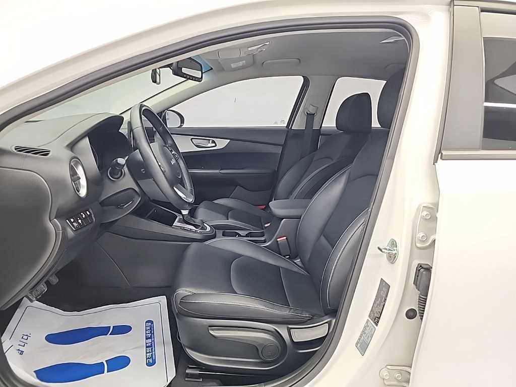 KIA K3 2022 Blanco - Importación desde Corea - HF Imports Iquique - Foto 13