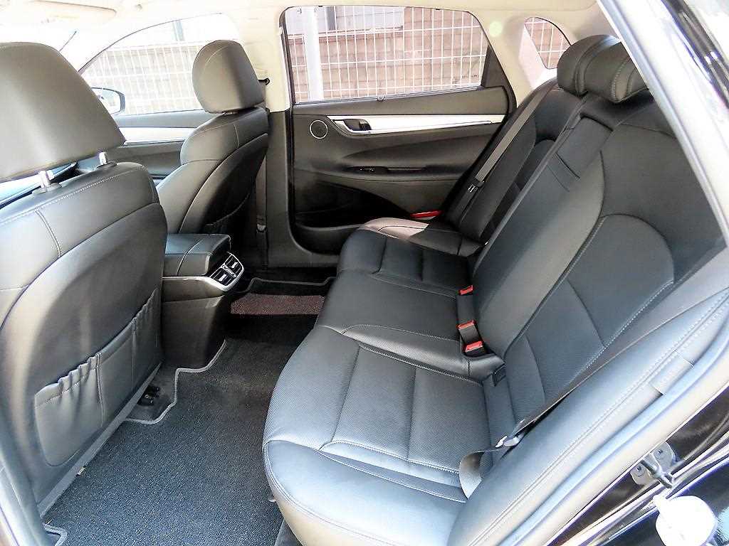 HYUNDAI Grandeur - Vista 8
