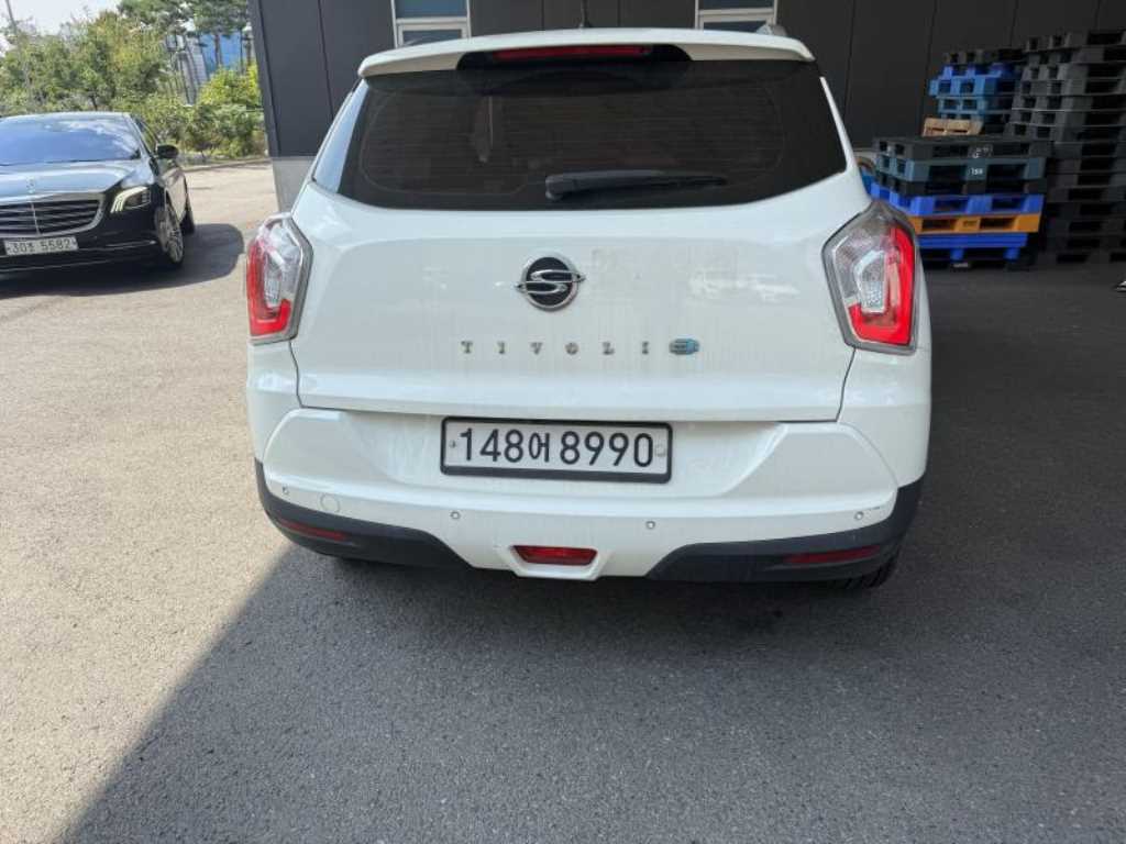 Ssangyong Tivoli - Vista 2
