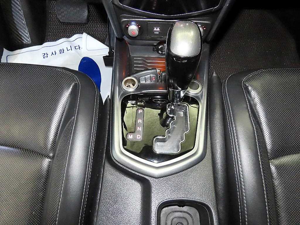 Ssangyong Tivoli 2018 Blanco - Importación desde Corea - HF Imports Iquique - Foto 14