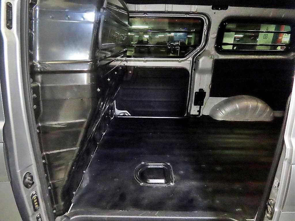 HYUNDAI Starex - Vista 9
