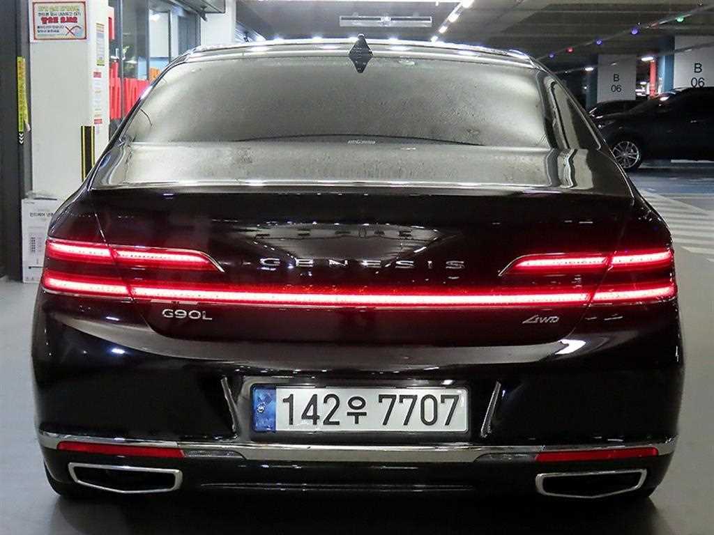 Genesis G90 - Vista 7