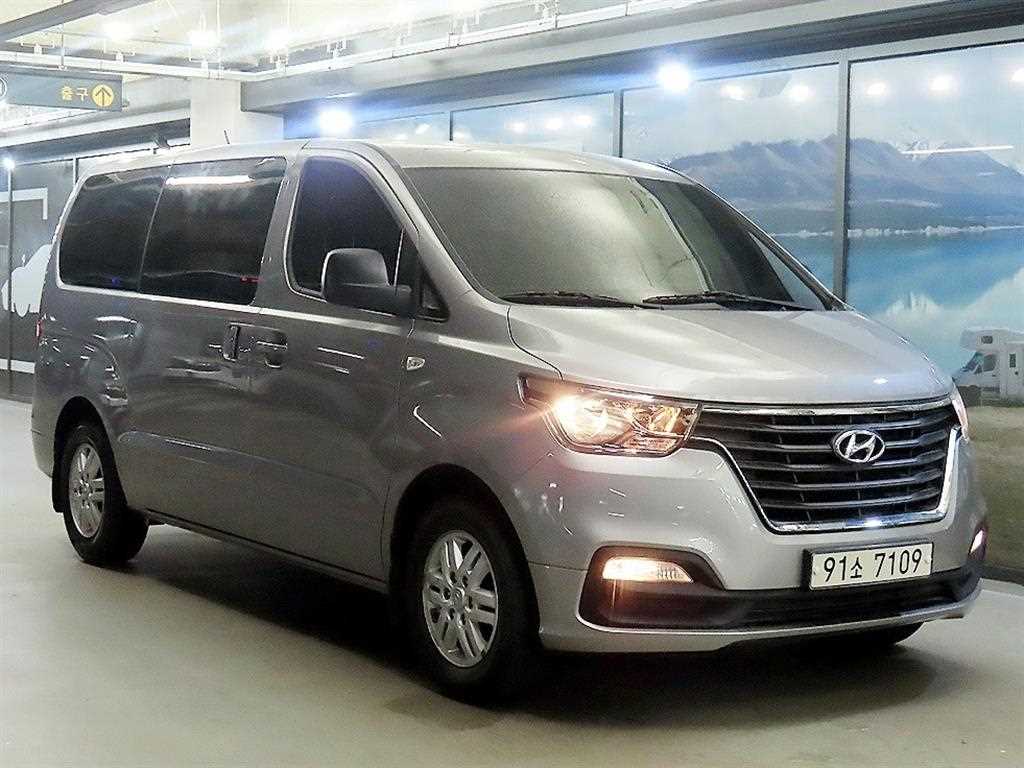 HYUNDAI Starex 2021 Gris - Importación desde Corea - HF Imports Iquique - Foto 1