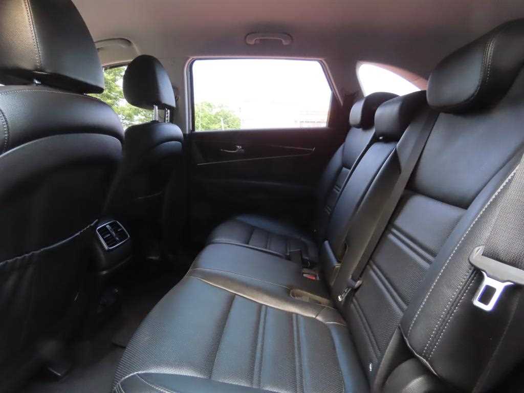 KIA Sorento - Vista 9