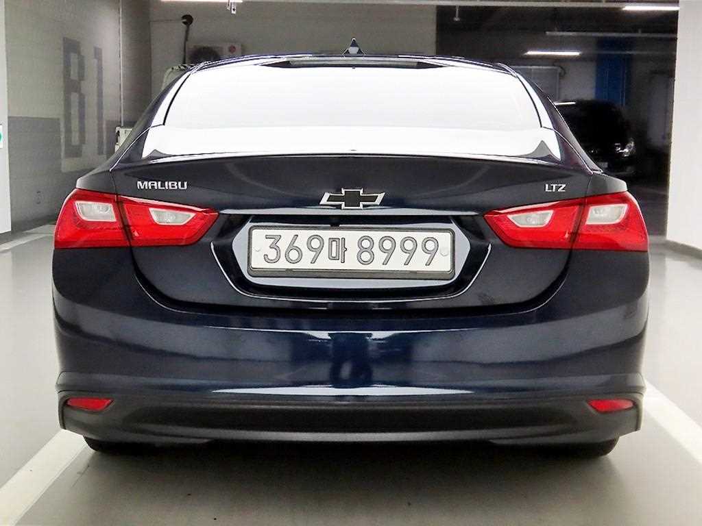 Chevrolet Malibu - Vista 3