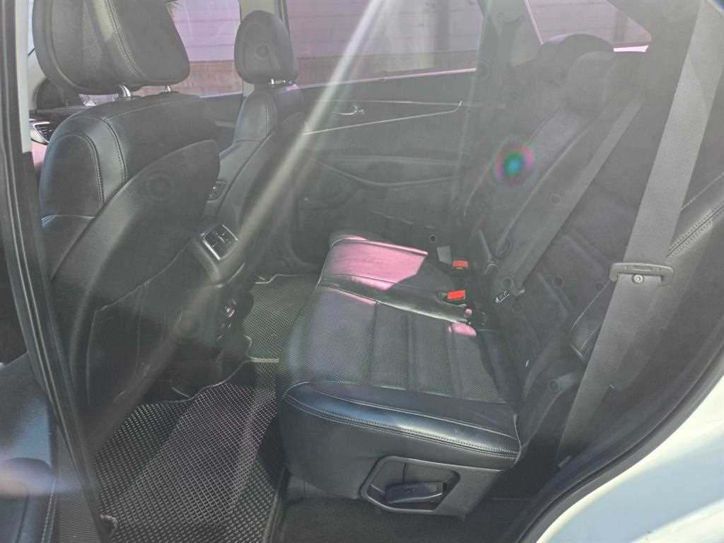 KIA Sorento - Vista 8