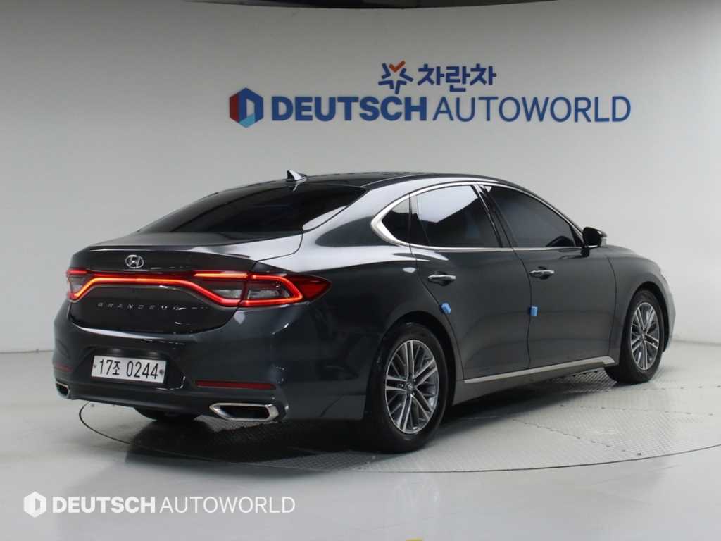 HYUNDAI Grandeur - Vista 2