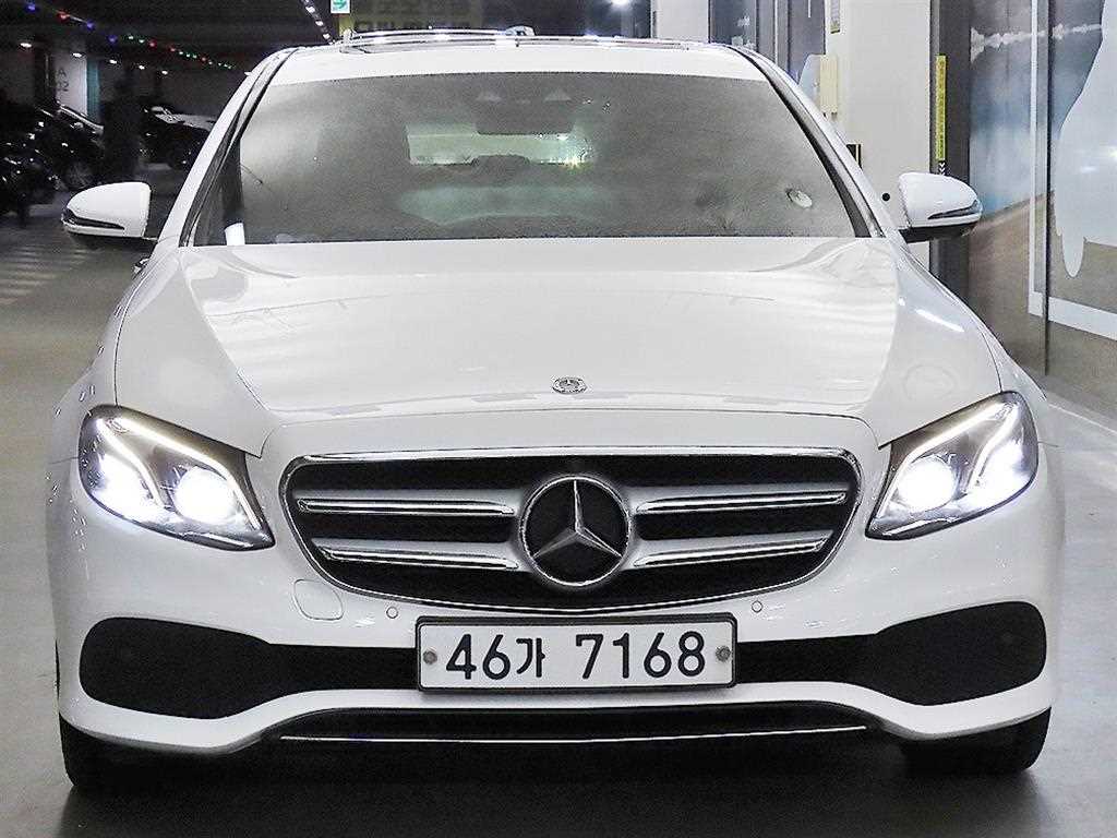 Mercedes Benz E class - Vista 2