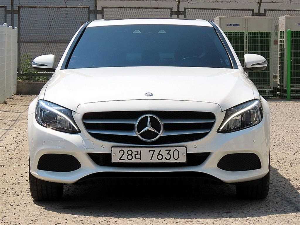 Mercedes Benz C Class 2017 Blanco - Importación desde Corea - HF Imports Iquique - Foto 1
