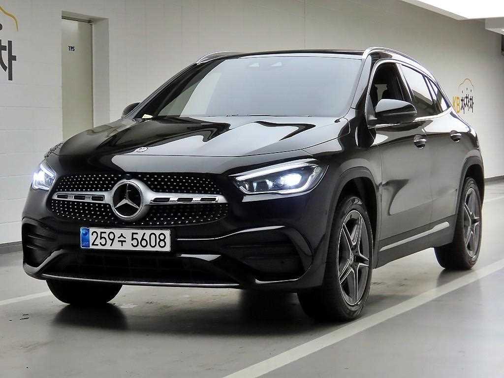 Mercedes Benz GLA Class - Vista 2