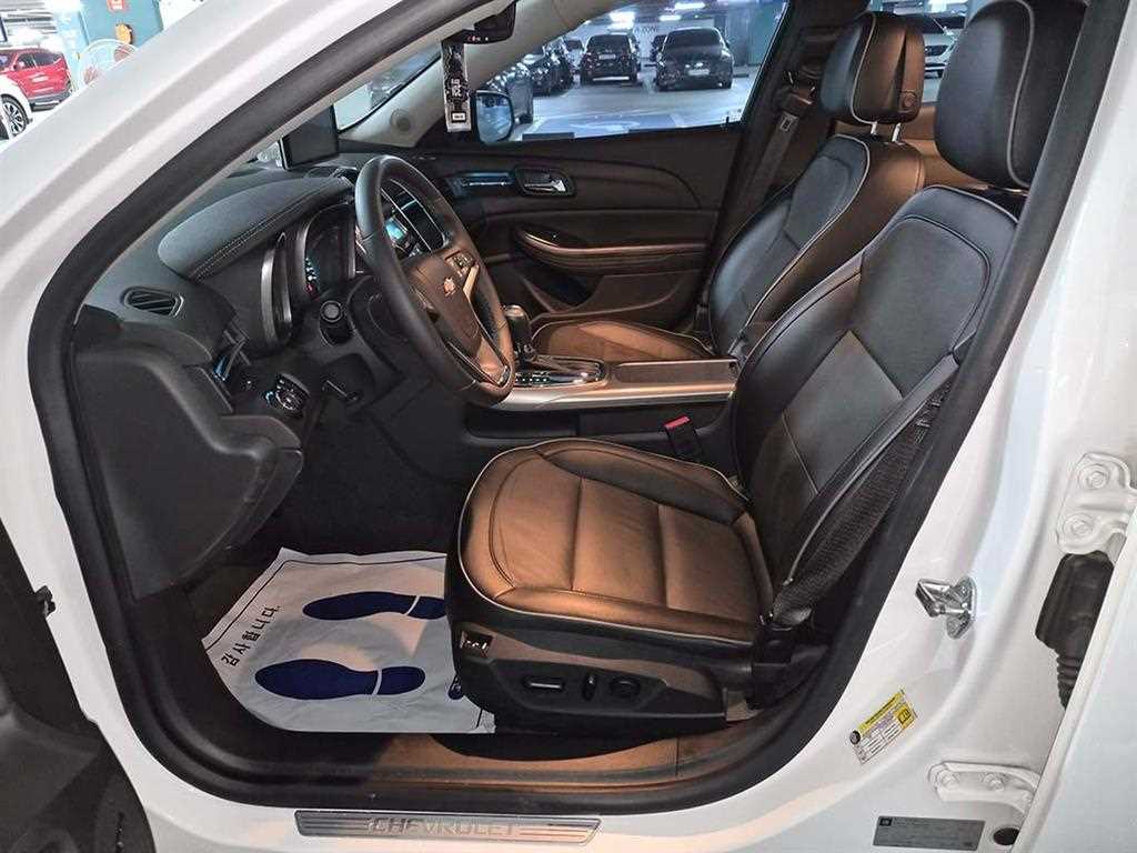 Chevrolet Malibu - Vista 8