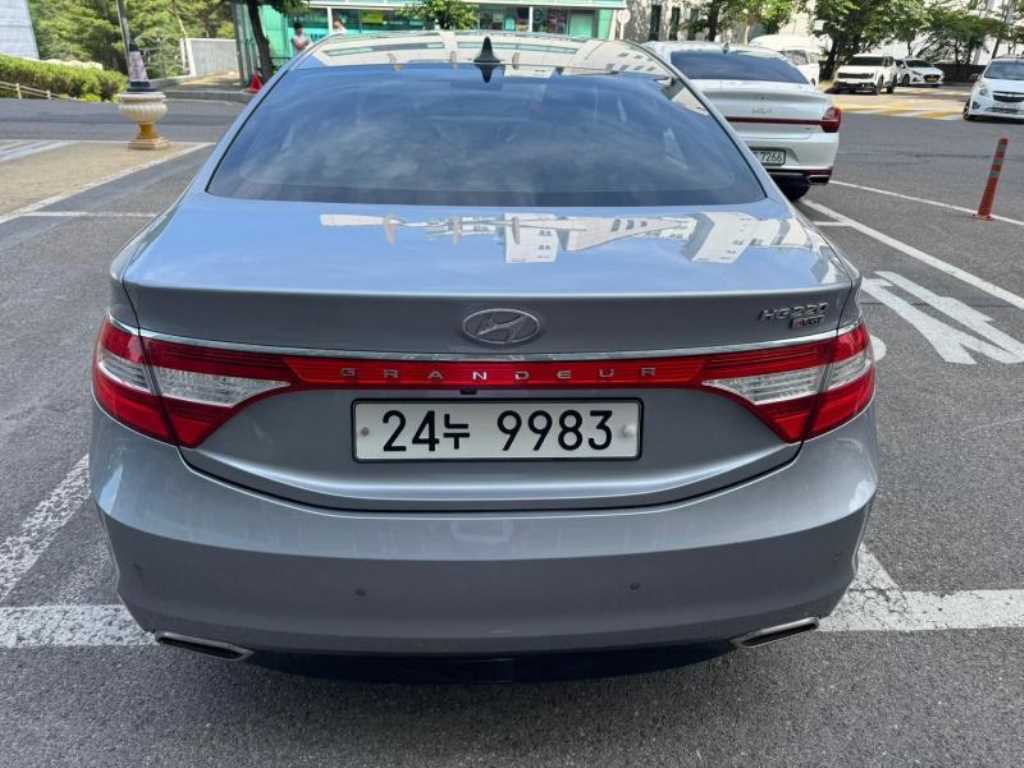 HYUNDAI Grandeur - Vista 7