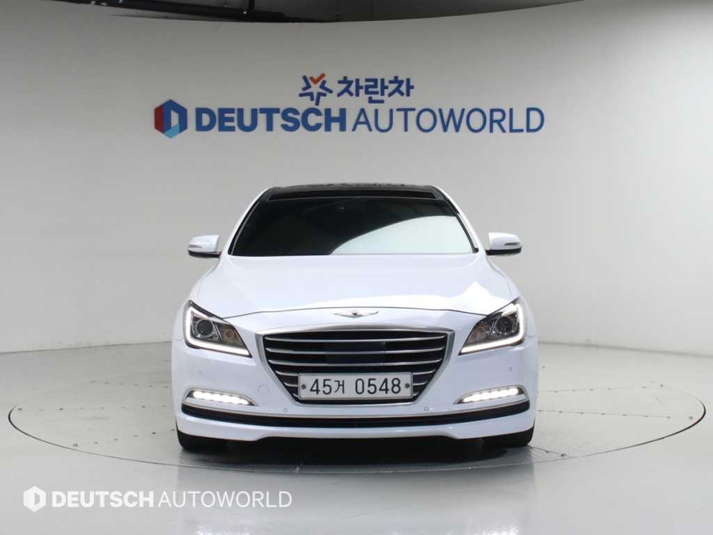 HYUNDAI Genesis - Vista 3