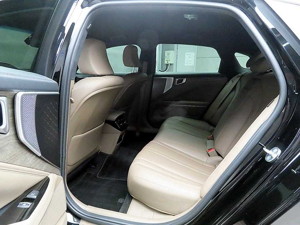 KIA K8 - Vista 8