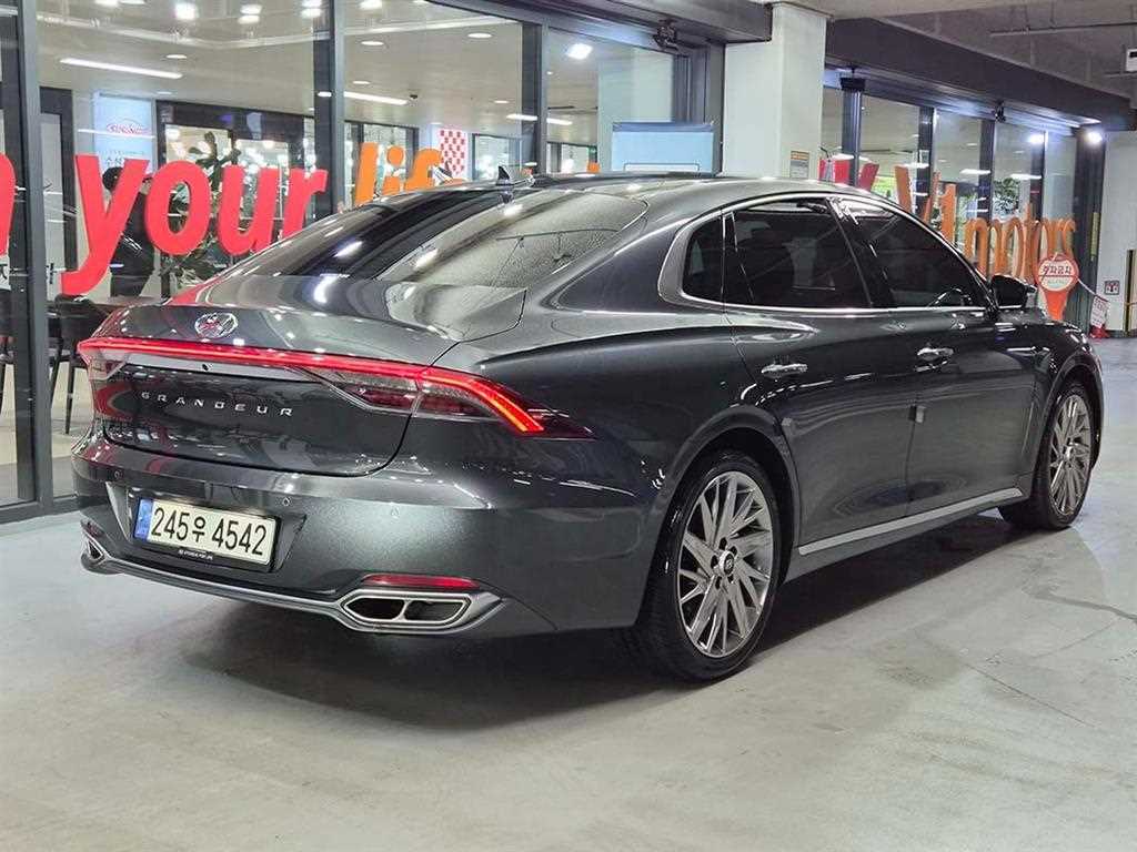 HYUNDAI Grandeur - Vista 6