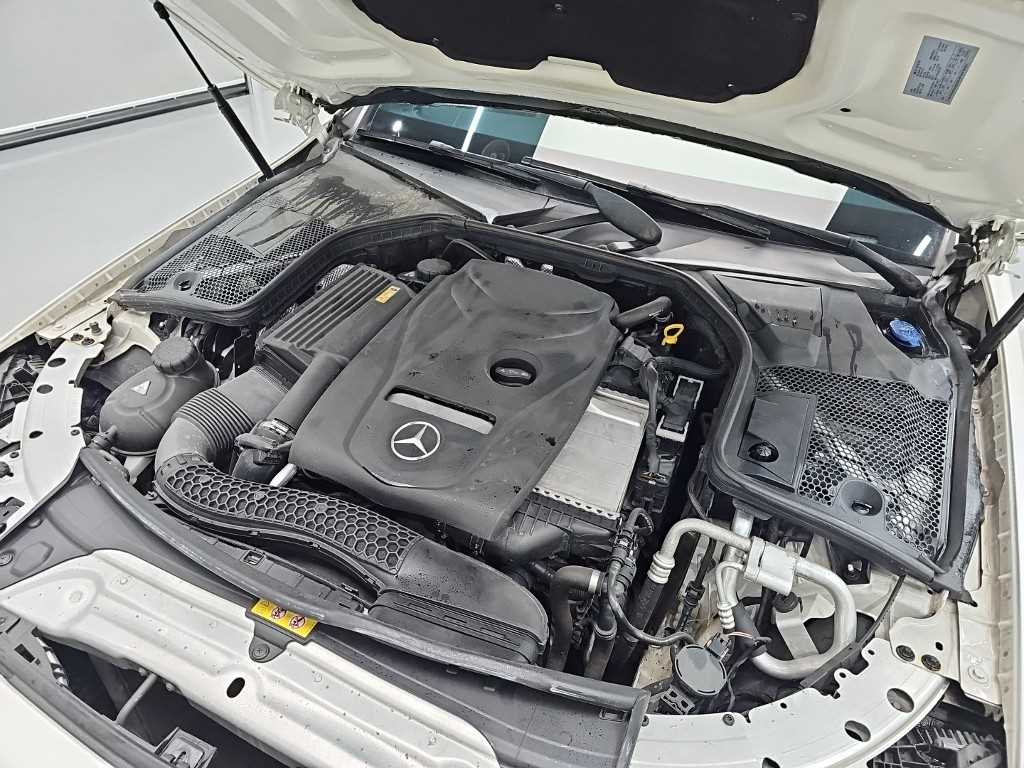 Mercedes Benz C Class - Vista 11