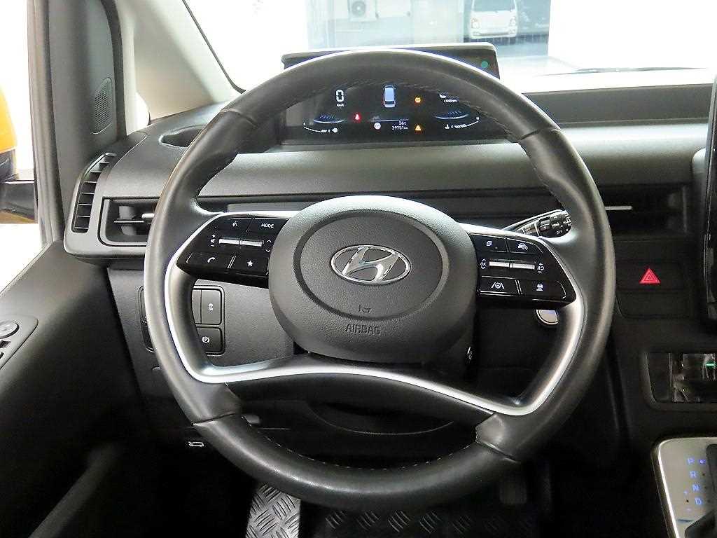HYUNDAI Staria - Vista 9