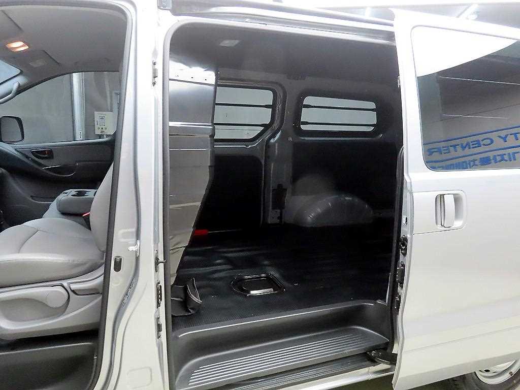 HYUNDAI Starex - Vista 8
